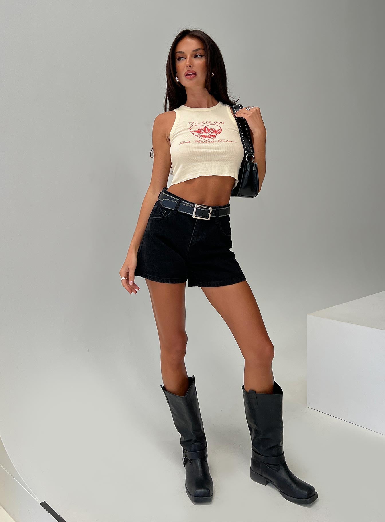 Saldana Shorts Washed Black Denim