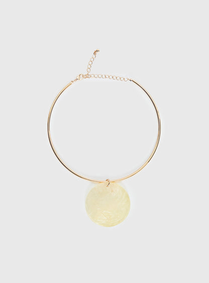 Kinzee Shell Pendant Necklace Butter / Gold