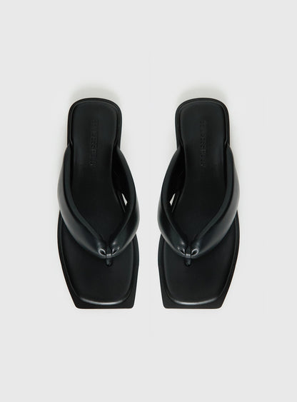 Rylin Puff Thong Sandals Black