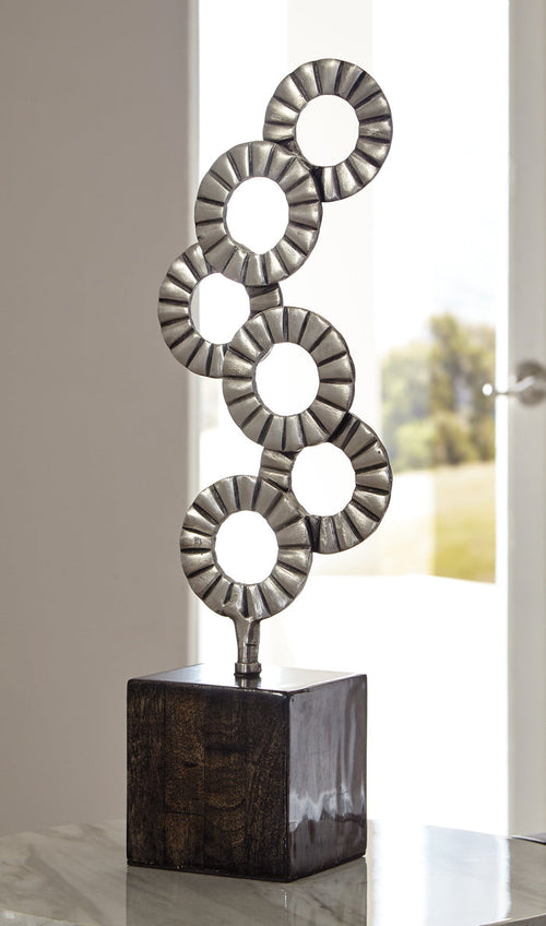 Brevyn Sculpture image