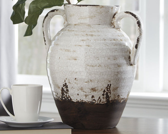 Dion Vase image